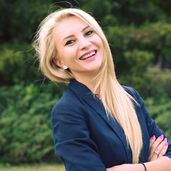 laura radu consultant imobiliar